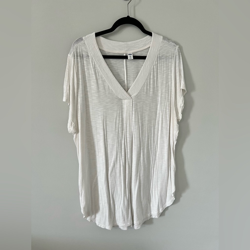 Old Navy White V-Neck Short Sleeve Tunic Top